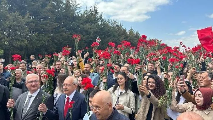 Kemal Kılıçdaroğlu'nun Anıtkabir ziyaretinde duygulandıran anlar: İlk defa Cumhurbaşkanı görüyorum