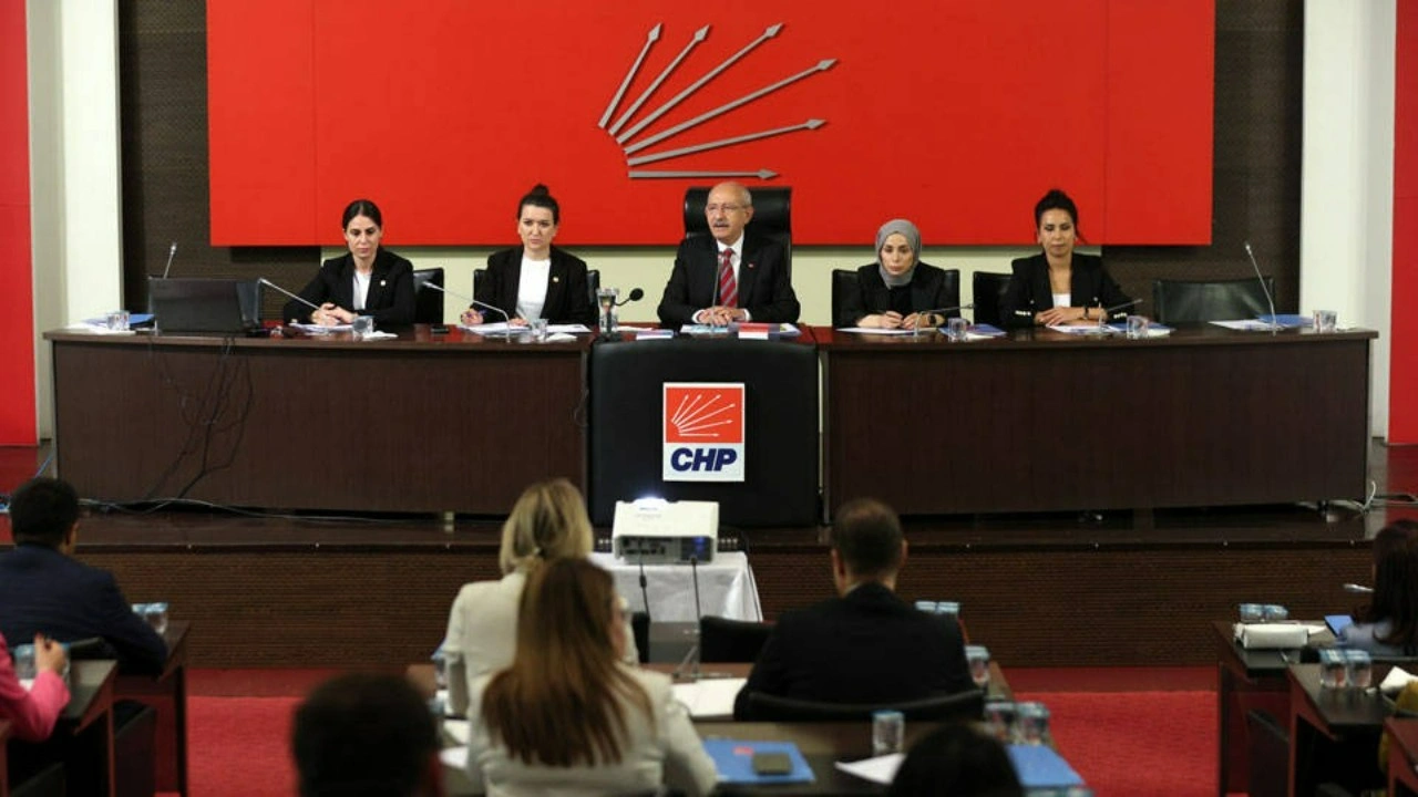 CHP'de kurultay kararı: Yeni grup yönetimi belli oldu