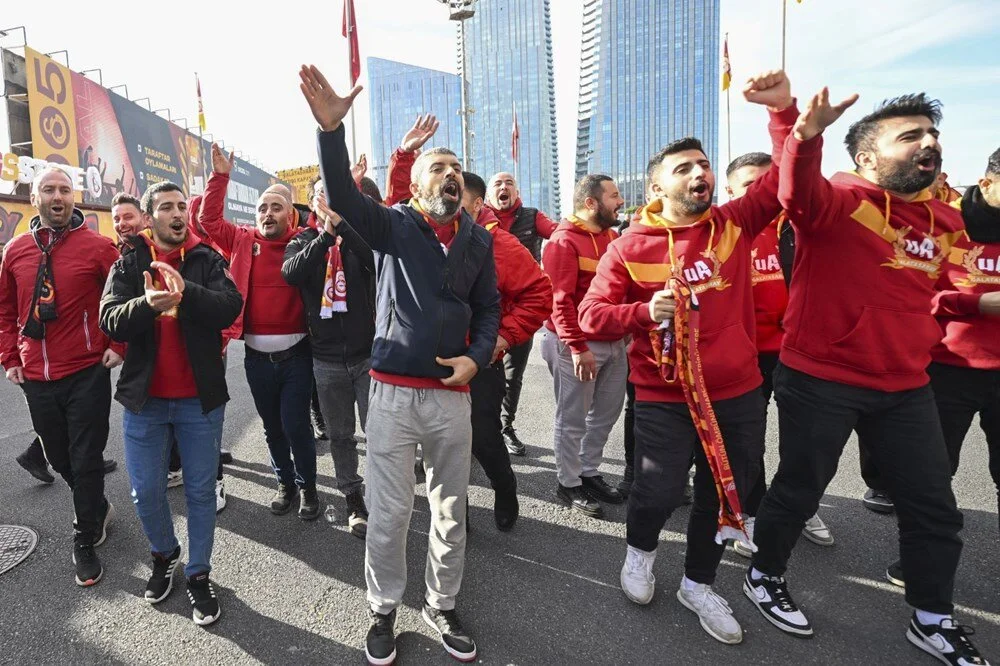 Galatasaray taraftarı 3 yıl sonra Kadıköy'de