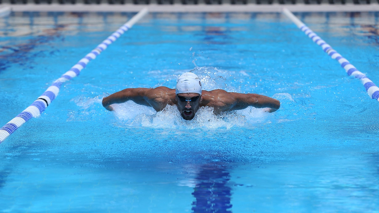 Milli yüzücü Emre Sakçı'dan bronz madalya