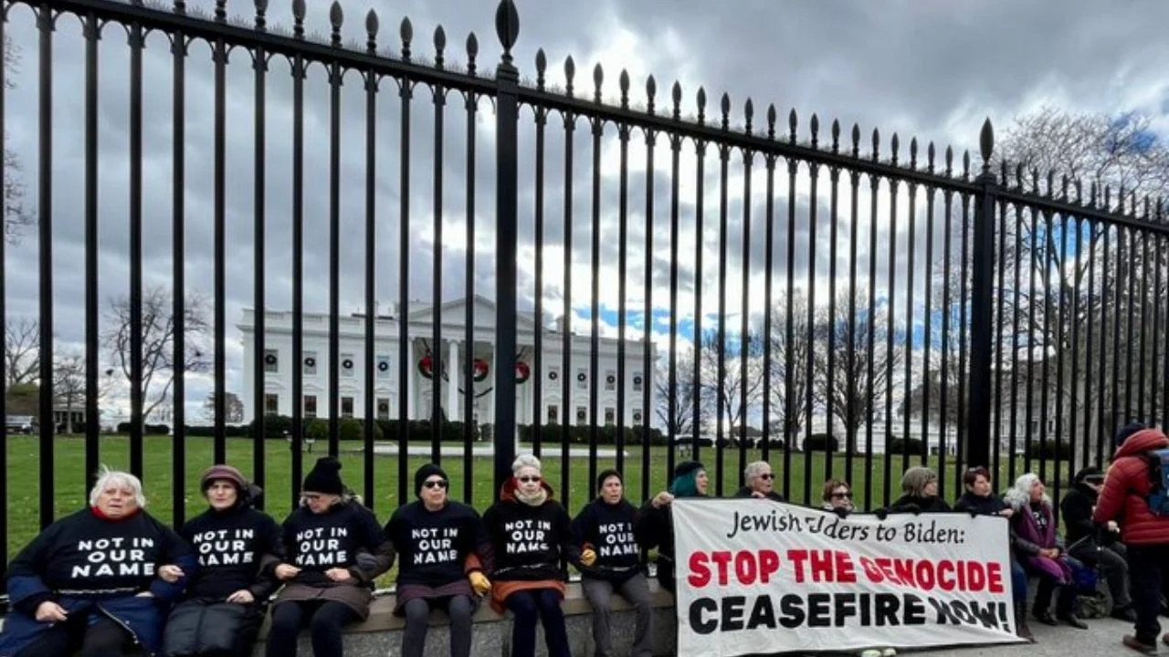 Yahudi eylemcilerden Beyaz Saray'da eylem: Gazze'deki soykırımı durdurun